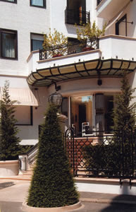 Entrance at Hotel Lord Byron, Rome, Italy | Bown's Best