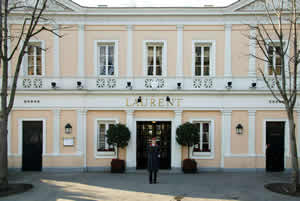 Exterior entrance at Restaurant Laurent, Paris, France | Bown's Best